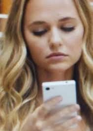 Find an Actor to Play Bethany Walker in Jumanji Welcome to the jungle  (1997)