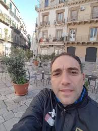 ARENELLA NEWS "NOTIZIE " #unafinestranelquartiere# Di Giovan Battista Lo  Iacono Palermo, 13 febbraio 2025 Auguriamo buon compleanno al nostro amico  e lettore di questa pagina Vincenzo Lo Nardo