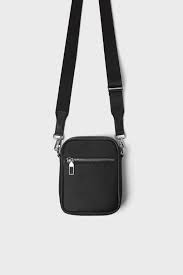 Petit sac bandoulière homme sacs à bandoulière sacoche sac porté épaule shoulder bag pour téléphone portable pour voyage, randonnée et sports d'extérieur Mini Sac Bandouliere Noir Basique Tout Voir Sacs A Dos Et Sacs Homme Zara France Bolsas Masculinas Acessorios Masculinos Bolsa Masculina