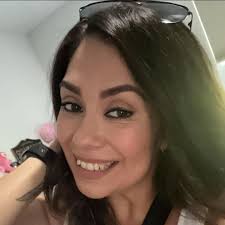 What is a dye free option for Lucky Charms?