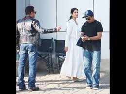 Salman Khan Height Is 2 5 Inches Shorter Than Katrina Kaif Anushka Deepika Without Shoes Youtube Treatments depend on the underlying cause.