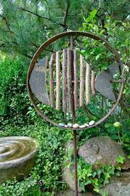 fisch aus zweigen und altholz metall gartenkunst diy gartendekoration und gartenschmuck
