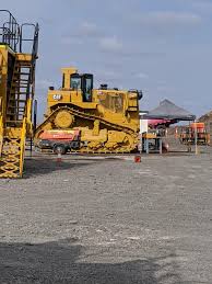 Si rattana mahathat, d11 hotel ortak salon, ücretsiz özel otopark, bahçe ve teras içeren konaklama birimleri sunmaktadır. Just Another Day In Paradise Assembling A D11 Dozer At Macarthur River Mine Justrolledintotheshop