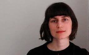 Anja Isabel Schneider. Comisario