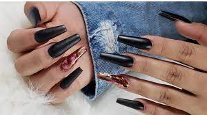 Los pasos a seguir para una colocación correcta de las uñas acrílicas lo podrás ver muy. Unas Acrilicas Negro Mate Y Diseno Con Tintas Dnd Youtube