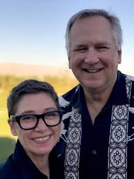 Know Your Neighbors: Meet an Actor/Comedian and an Accountant Who Met Later  in Life—and Just Retired to the Desert