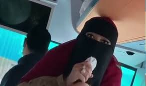 Aya, begitu dia disapa, mengaku sangat bahagia karena mengenal indra sebagai lelaki yang baik. Iswbtqr48wxh M