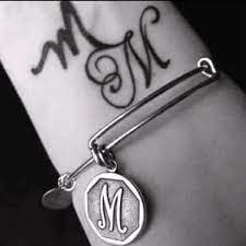Download the perfect letter m pictures. Wallpaper Dp M With Love Dp Facebook