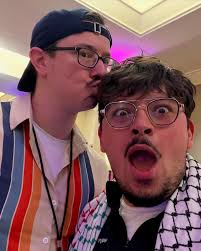 Trending up is like a high school reunion where everyone looks super  familiar but you've only seen them online so you're not quite sure who  everyone is, but it's okay because everyone's