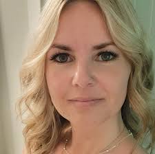 4 month transformation. Long way to go yet but getting there. Unfortunately  this week I've been hit with the flu/chest infection. Can't seem to shift  it. Feels like I've lost everything and