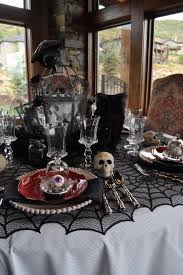 Shop the selection of halloween serveware, party decorations and table decor at grandin road for all your entertaining needs. 20 Halloween Dining Table Setting Decor Ideas
