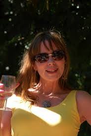 Karen Mishler's Instagram, Twitter & Facebook