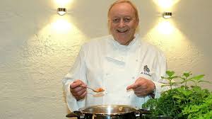Rezept Alfons Schuhbecks Lauwarmer Gemusesalat Mit Hahnchenbrust Das Erste In 2020 Schuhbeck Rezepte Schuhbeck Hahnchen