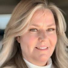 Thrilled and incredibly grateful to have received the Here to Ace It award  at the NVIDIA IT Awards! 💚 This achievement wouldn't have been possible  without the support of my amazing team.