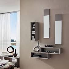Dopo una breve panoramica su regole e consigli pratici, ci concentreremo sull'analisi di diversi progetti che vi mostreranno come arredare un ingresso quadrato, piccolo e buio, dallo stile moderno oppure classico, utilizzando elementi ikea, fino ad arrivare alla scelta di panche, consolle, mobili, guardaroba, specchi ed accessori. Come Arredare Un Ingresso Idee E Suggerimenti Smartarredo Blog