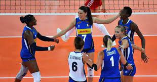 Le azzurre del volley in campo per consolidare il primo posto nel girone. Europei Volley Femminile L Italia Batte La Polonia 3 0 E Bronzo Per Le Ragazze Terribili Le Azzurre Tornano Sul Podio Dopo 10 Anni Il Fatto Quotidiano