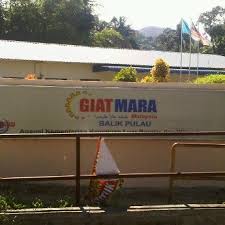 Tindakan boikot itu dilakukan berikutan dakwaan pimpinan kerajaan pulau pinang menarik balik peruntukan yang diluluskan 20 januari lalu kepada adun pembangkang. Giat Mara Balik Pulau Centro De Estudiantes