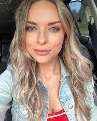 Happy Saturday Car Lighting Is The Best For Selfies Don T You Agree Kane Always Has To Drive So I Can Snap Picture Of My Beauty Beauty Blogger My Pictures