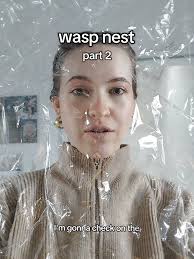 The Lady That Died from Wrasp Nest in Her Hair