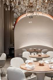 Opulent Futurism At Paris Restaurant Alain Ducasse Au Plaza Athenee Luxury Restaurant Restaurant Interior Restaurant Interior Design