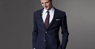 Bodas, bautizos y comuniones aceptan este color entre sus invitados. Como Combinar Un Traje Azul Marino De Hombre Cotilleame Net