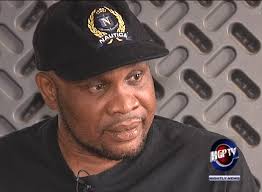 SEAN HINDS TURNS HIMSELF INTO THE POLICE