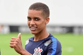 Pedrinho corinthians png images pedrinho corinthians hd images free collection (20) png free for designs. Corinthians Renova Contrato Do Jovem Meia Pedrinho Gazeta Esportiva