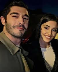 A huge thank you to everyone who made this year special. Looking forward to  more adventures with you all in 2026! ✨ #handeerçel #handemiyy #handeerçel  #handeercel #handemiy #burakdeniz #hayatmurat #haymur #eda #hayat