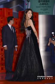 15 Best Dressed Idols At The 54th Baeksang Arts Awards Red Carpet Glamour Dress Nice Dresses Long Dress Design