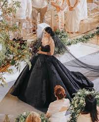 Ivy Aguas The Bride In Black Wedding Schwarzes Brautkleid Hochzeitskleid Brautkleid Prinzessin