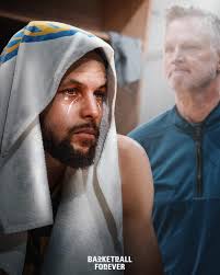 The scene inside the Warriors locker room after Stephen Curry's injury has  been revealed 💔 “Steve Kerr, in all his profundity, couldn't say anything  as he watched the superstar he's coached for