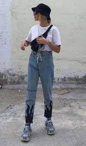 How To Wear Bucket Hats Howtowear Fashion Streetwear Fashion Women Outfits With Hats Streetwear Outfit