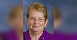 Linda Marcheschi's Instagram, Twitter & Facebook