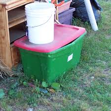 You can build it using 3 totes or expand to as many as you want. How To Make A Compost Bin From A Plastic Storage Container Dengarden
