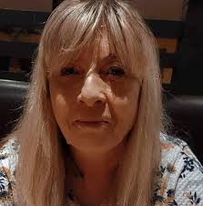 ✨Throw back!✨ So this is me when I first began my Nail Tech journey during  the summer last year and a lot has changed already since this photo! With a  lot of