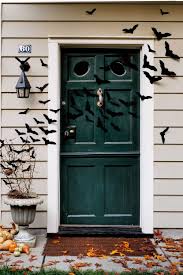 Find the best halloween yard decorations and other halloween outdoor decorations at the lowest price guaranteed! 66 Best Outdoor Halloween Decorations Cheap Halloween Yard And Porch Decor Ideas