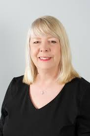 Colleen Ryder's Instagram, Twitter & Facebook