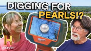 Something Strange Lies Beneath This Boulder (Season 13) | The Curse of Oak  Island