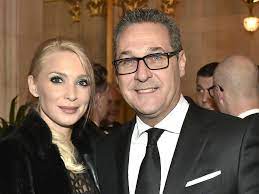 Ko strache, kolleginnen und kollegen, betr. Heinz Christian Strache Und Philippa Freuen Sich Uber Ihr Neujahrsbaby Politik Vienna At