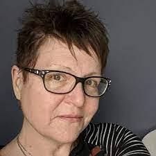 Wendy Whitlock's Instagram, Twitter & Facebook