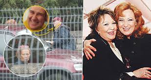 Děti si ji také mohou pamatovat z mnoha pohádek (o princezně, která ráčkovala, jezerní královna jiřina bohdalová si zahrála i v českých seriálech, jako např. Dcera Bohdalove Simona Stasova Navrat K Druhemu Manzelovi Blesk Cz