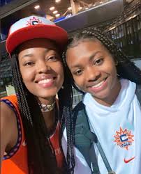 tar'rah (@DreamChaser366)