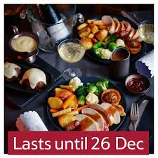 First up in our easy dinner recipes for two: Aldi Is Selling A Christmas Dinner For Two With All The Trimmings For Just 9 And It S Much Cheaper Than Tesco S Version