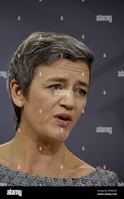 Ses cheveux aujourd'hui Banque de photographies et d'images à haute  résolution