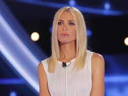 L'importante è arrivare in punta di piedi. Chanel Su Gente Ilary Blasi Grazie Per Aver Messo Il Lato B Di Mia Figlia Corriere It