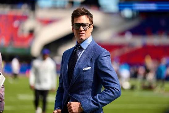 There's nothing I love more than going to work with my man, and the best in  the business, @kevburkhardt and the entire @nflonfox crew. I'm blessed to  work with the best team