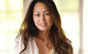 Jennifer Norman's Instagram, Twitter & Facebook