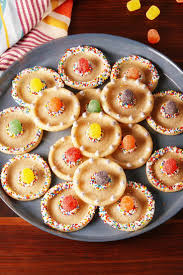 From festive cinco de mayo cookies to cinco de mayo cakes, there are plenty of delicious mexican recipes for dessert that will be the highlight of your fiesta. Sombrero Cookies Are The Cutest Cinco De Mayo Dessert You Ll Ever Make Party Food Dessert Cinco De Mayo Desserts Sombrero Cookies