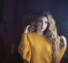 Image May Contain 1 Person Egyptian Actress Portrait Photography Poses Arab Beauty