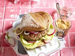 His wife is cheating on him, his partner losfeld has betrayed him and his company is on the verge of bankruptcy. Picknick Im Schnee Rezepte Und Ideen Daskochrezept De